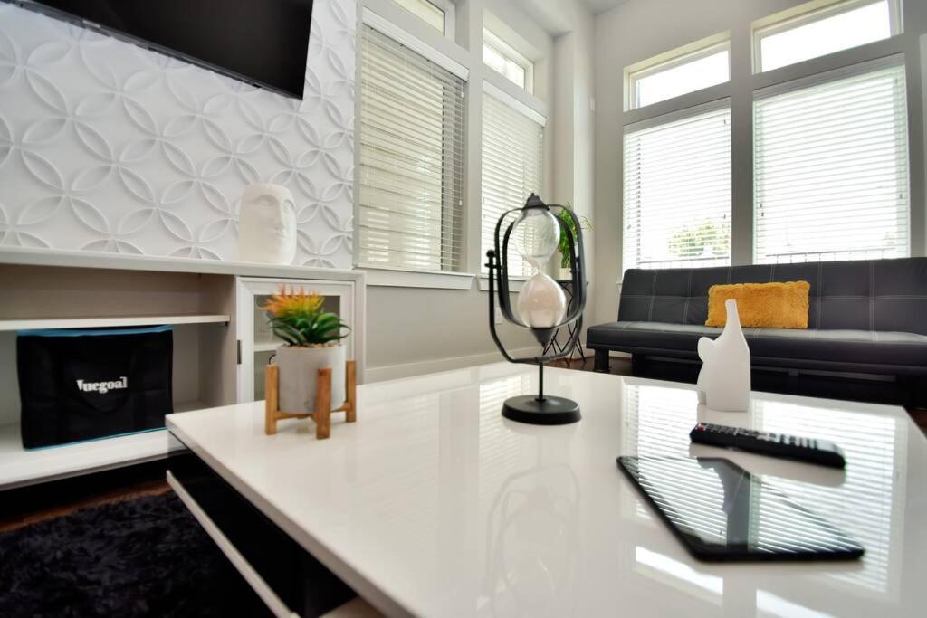 Amazing Rooftop! Downtown Skyline Views!!! Sleeps 15 Houston Exterior foto